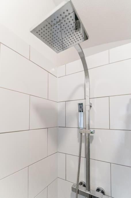 Апартаменты Traditional 1-bed Flat In Southside *