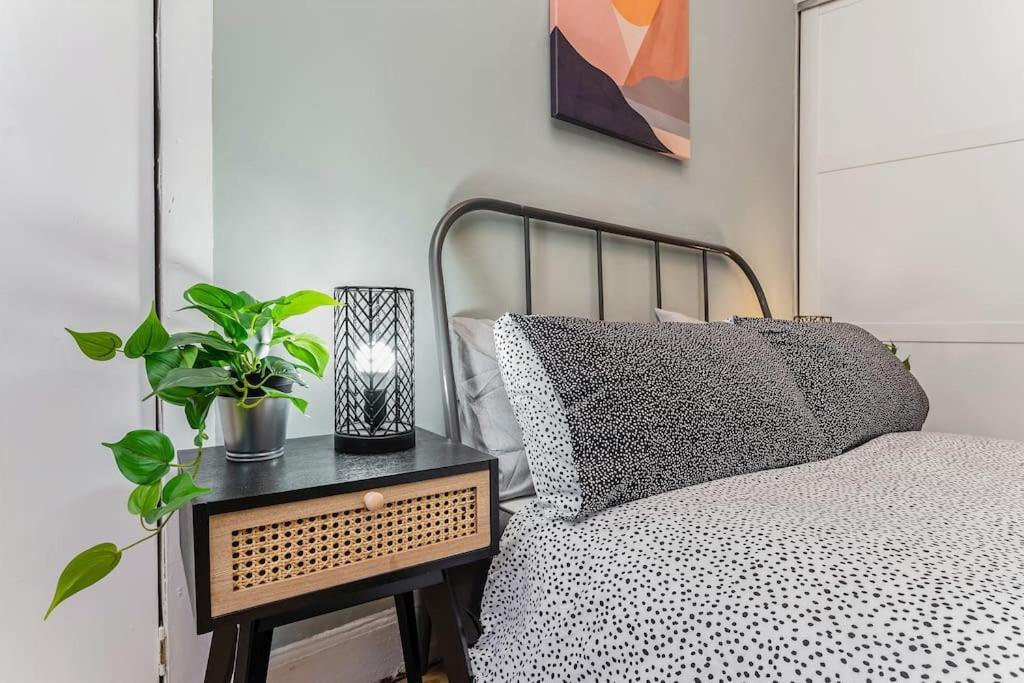 Traditional 1-bed Flat In Southside * Глазго